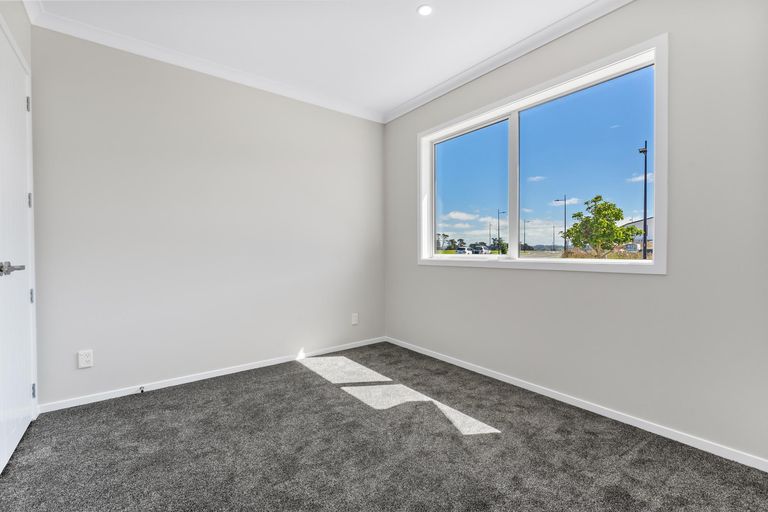 Photo of property in 1 Koiora Road, Clarks Beach, 2122