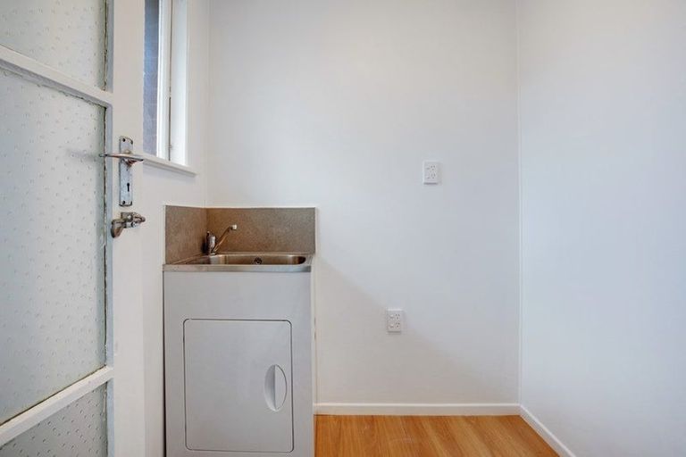 Photo of property in 52 Hall Avenue, Mangere, Auckland, 2022