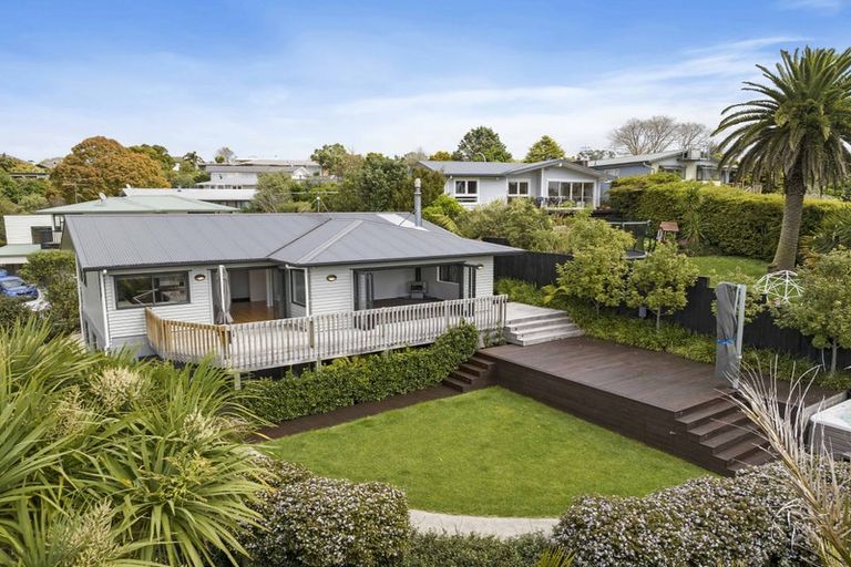 Photo of property in 19 Reydon Place, Cockle Bay, Auckland, 2014