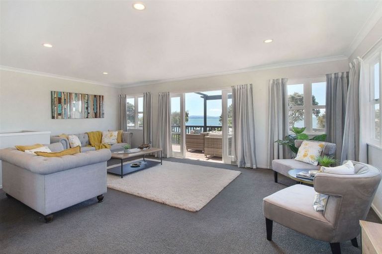 Photo of property in 11 Crispe Road, Clarks Beach, 2122