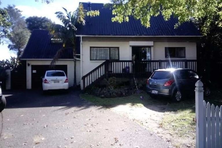 Photo of property in 133 Matipo Road, Te Atatu Peninsula, Auckland, 0610