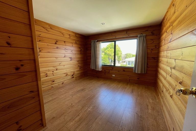 Photo of property in 30a Vera Road, Te Atatu South, Auckland, 0610