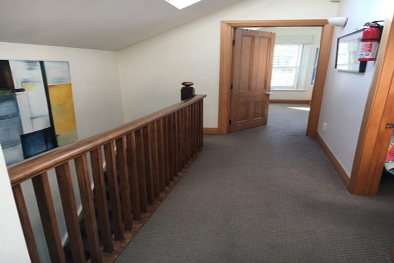 Photo of property in 3 Newman Terrace, Thorndon, Wellington, 6011