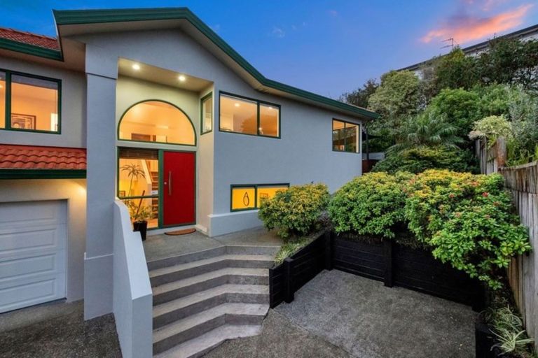 Photo of property in 2/8 Carrigans Close, Pinehill, Auckland, 0632