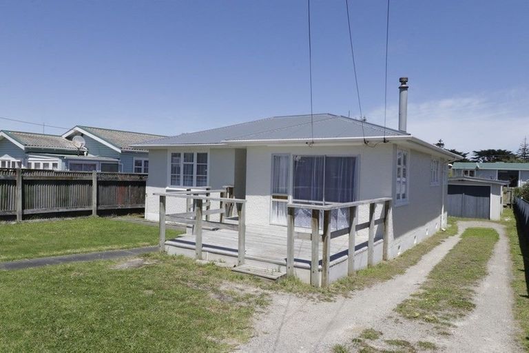 Photo of property in 21 Aotea Street, Castlecliff, Whanganui, 4501