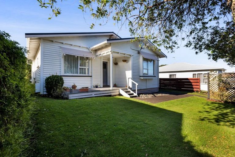 Photo of property in 22 Princes Street, Fitzroy, New Plymouth, 4312