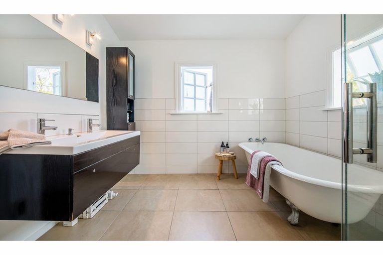 Photo of property in 14 Martin Avenue, Beckenham, Christchurch, 8023