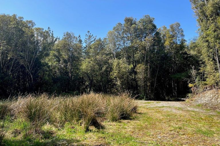 Photo of property in 4 Kakapo Way, Moana, 7875