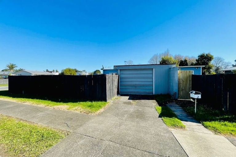 Photo of property in 2 Cramond Drive, Mangere East, Auckland, 2024