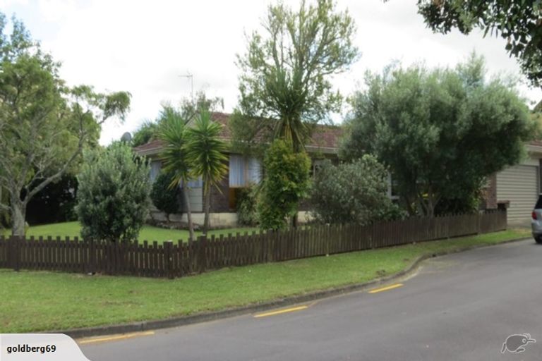 Photo of property in 10 Crestlands Place, Papakura, 2110