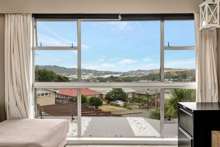 Photo of property in 33 Ernest Street, Ranui, Porirua, 5024