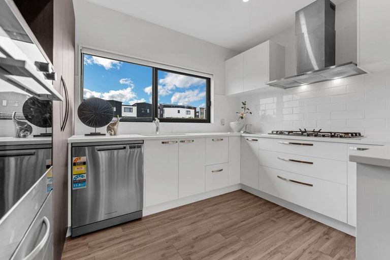 Photo of property in 12 Artemis Way, Flat Bush, Auckland, 2019