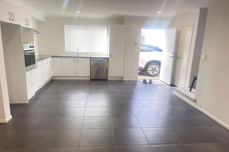Photo of property in 32 Akeake Lane, Manurewa, Auckland, 2102