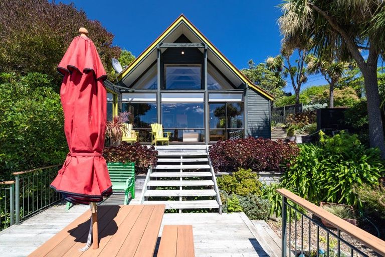 Photo of property in 5 Te Ara Crescent, Diamond Harbour, Lyttelton, 8971