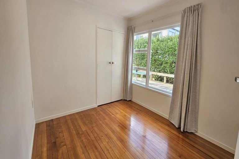 Photo of property in 17 Ellen Avenue, Hillcrest, Auckland, 0627