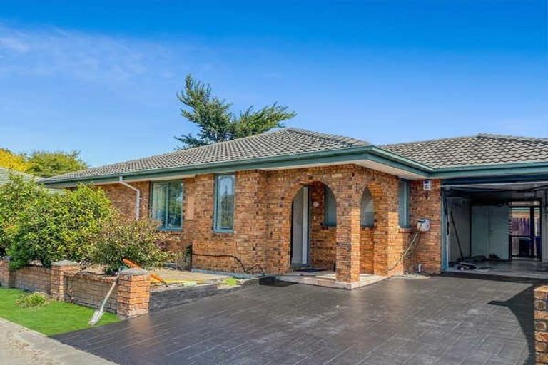 Photo of property in 4 Tulip Lane, Spreydon, Christchurch, 8024