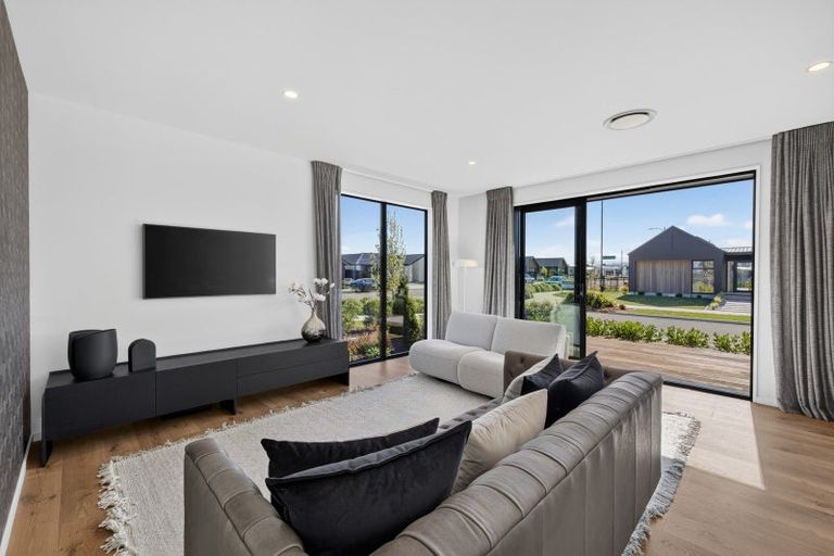Photo of property in 10 Homestead Drive, Rangiora, 7400