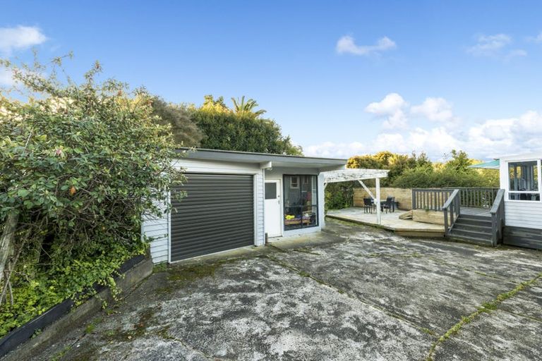 Photo of property in 60 Hilling Street, Titirangi, Auckland, 0604