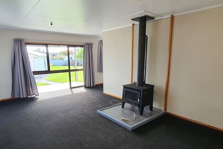 Photo of property in 2 Andrew Street, Waimate, 7924