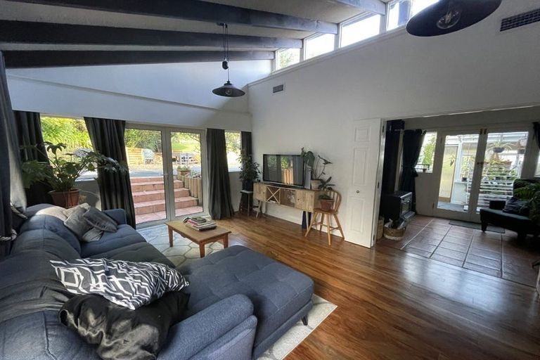 Photo of property in 12 Elmslie Road, Pinehaven, Upper Hutt, 5019