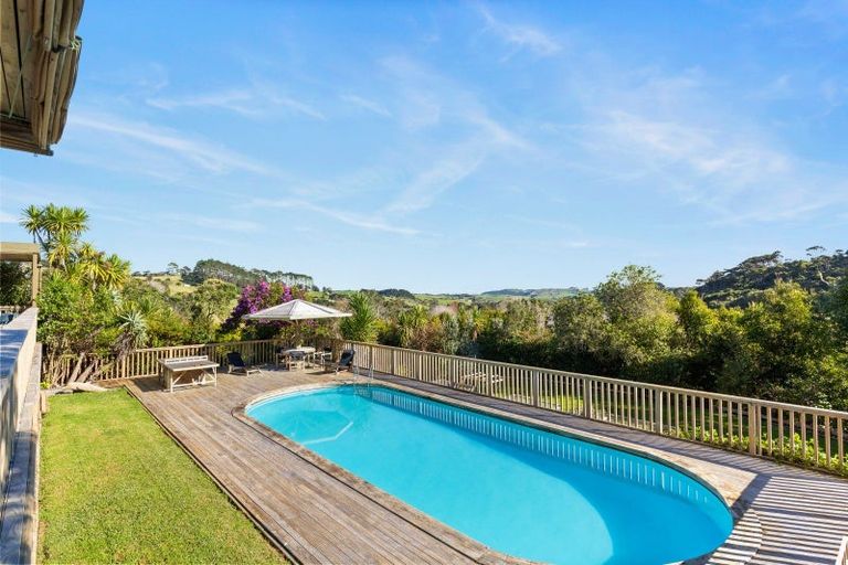 Photo of property in 193 Valley Road, Waimauku, 0881