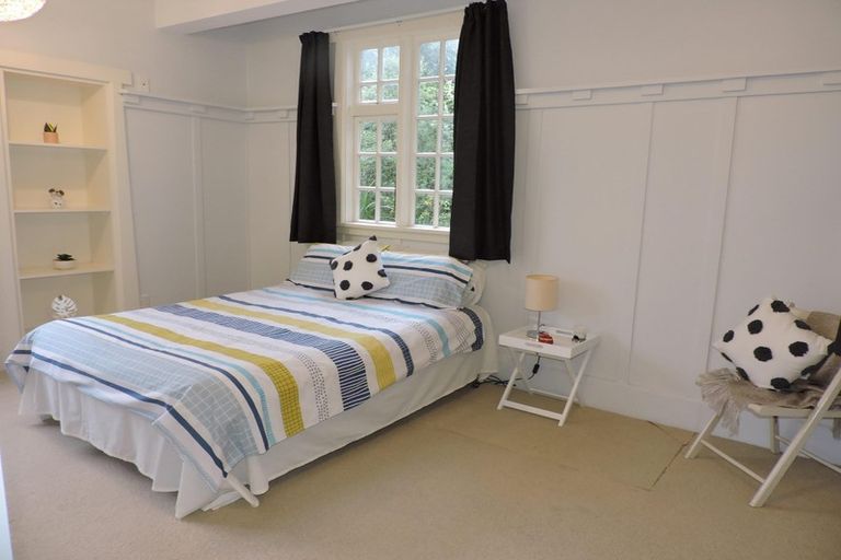 Photo of property in 145 Kelburn Parade, Kelburn, Wellington, 6012