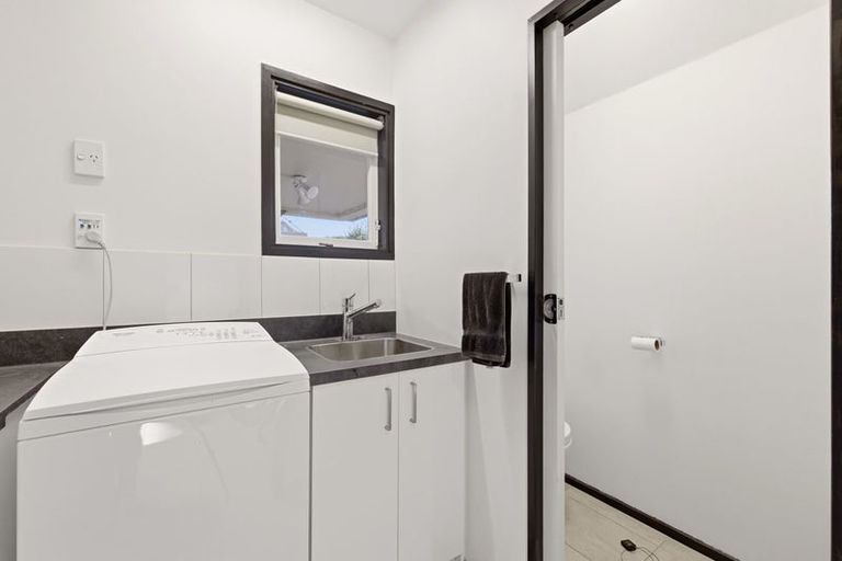 Photo of property in 76a Memorial Avenue, Ilam, Christchurch, 8053