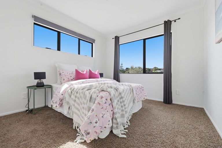 Photo of property in 35 Peninsula Road, Mangere, Auckland, 2022