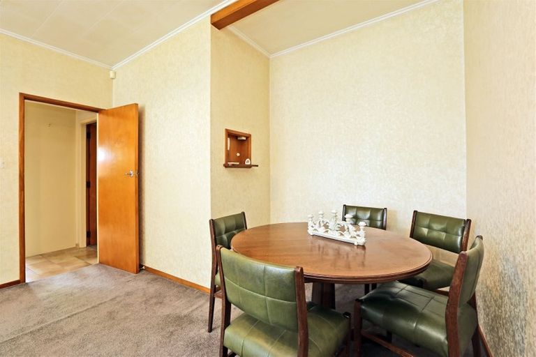 Photo of property in 247 Kenilworth Road, Mayfair, Hastings, 4122