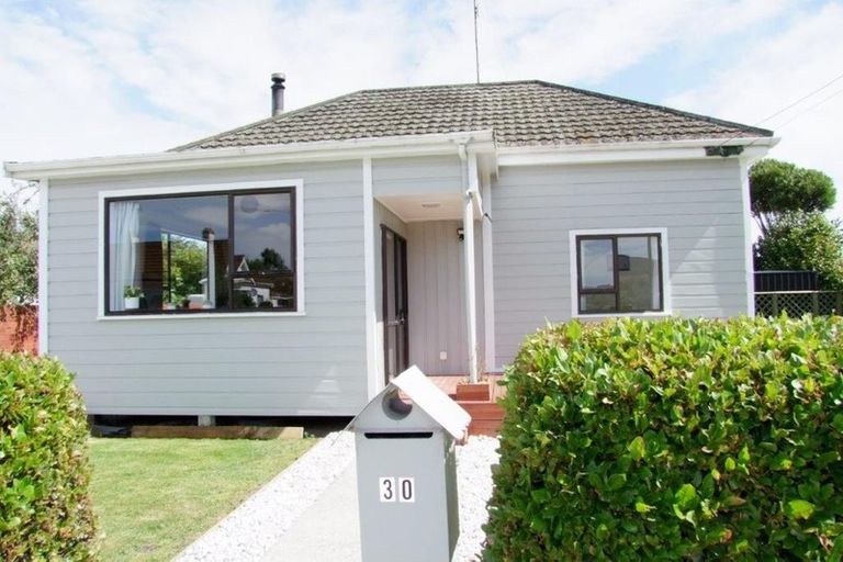 Photo of property in 30 Burns Street, Milton, 9220