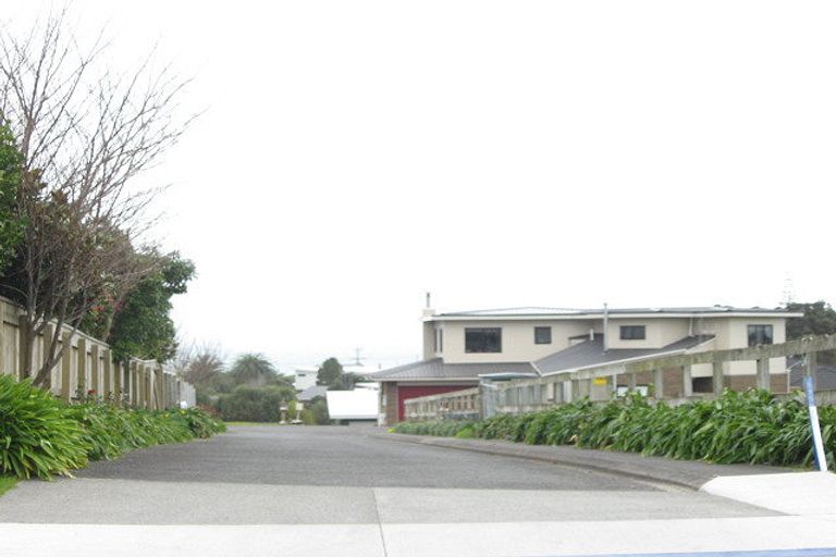 Photo of property in 1154 South Road, Oakura, 4314