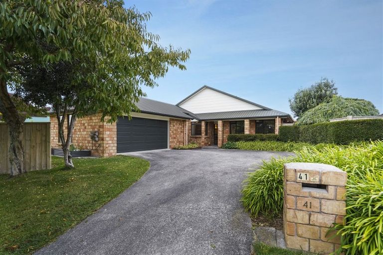 Photo of property in 41 Cairns Crescent, Rototuna, Hamilton, 3210