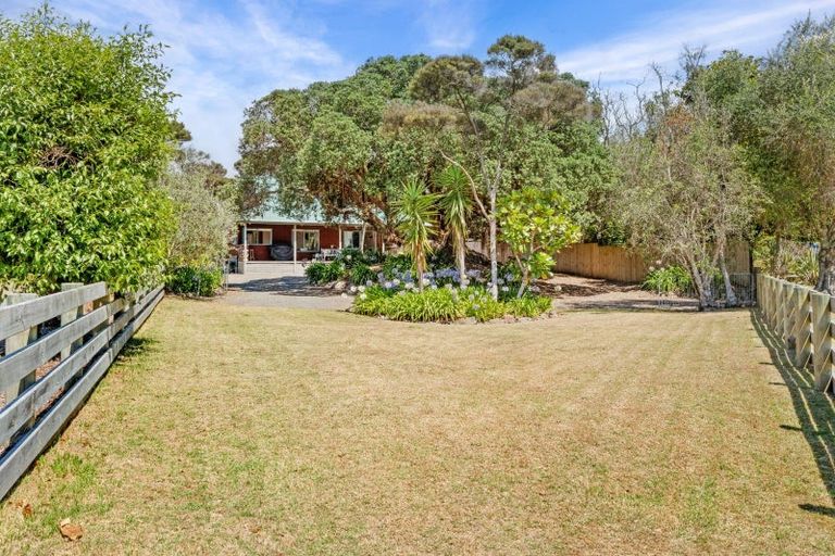 Photo of property in 12 Moir Point Road, Mangawhai Heads, Mangawhai, 0505