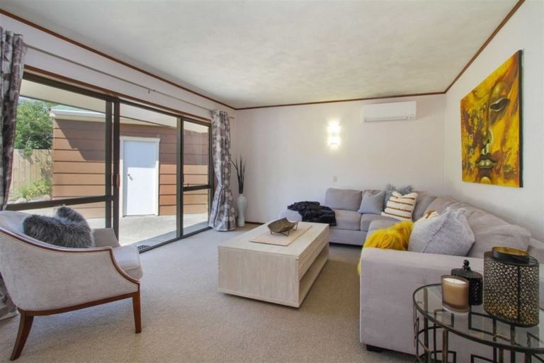 Photo of property in 4/4 Beach Road, Orewa, 0931