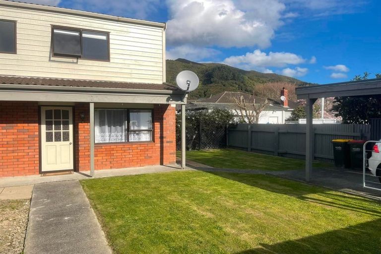 Photo of property in 5/19a Birdwood Road, Waterloo, Lower Hutt, 5011