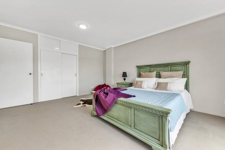 Photo of property in 1/39 Hedge Row, Sunnyhills, Auckland, 2010