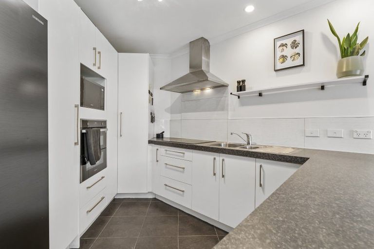 Photo of property in 18 Rosella Drive, Welcome Bay, Tauranga, 3112