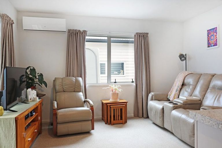 Photo of property in 11 Kamahi Crescent, Papamoa Beach, Papamoa, 3118