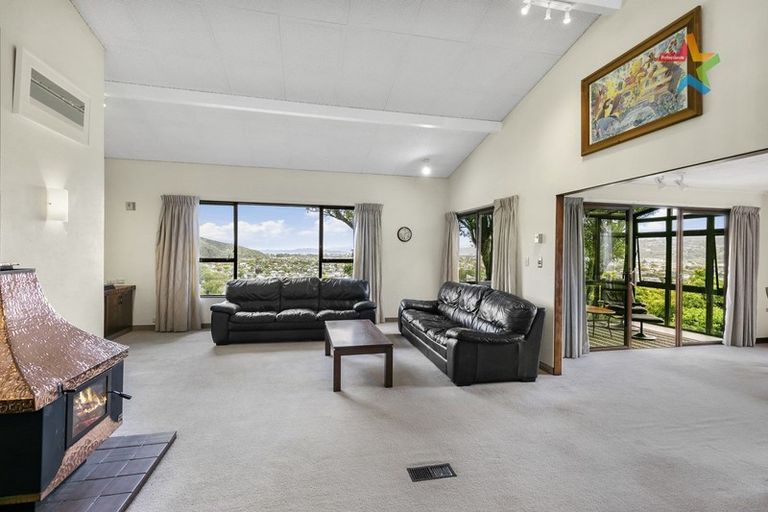 Photo of property in 24 Summit Road, Fairfield, Lower Hutt, 5011
