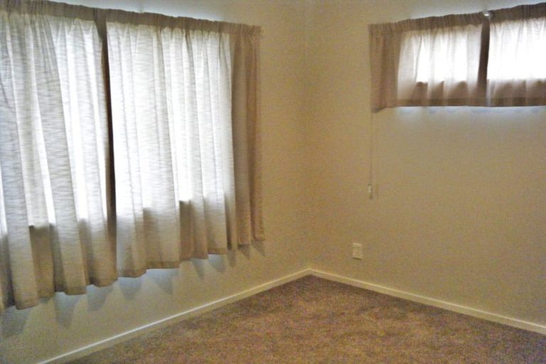 Photo of property in 31 Solar Road, Glen Eden, Auckland, 0602