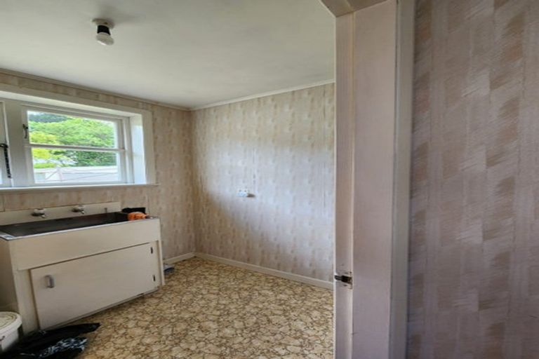 Photo of property in 15 Freyberg Street, Waterloo, Lower Hutt, 5011