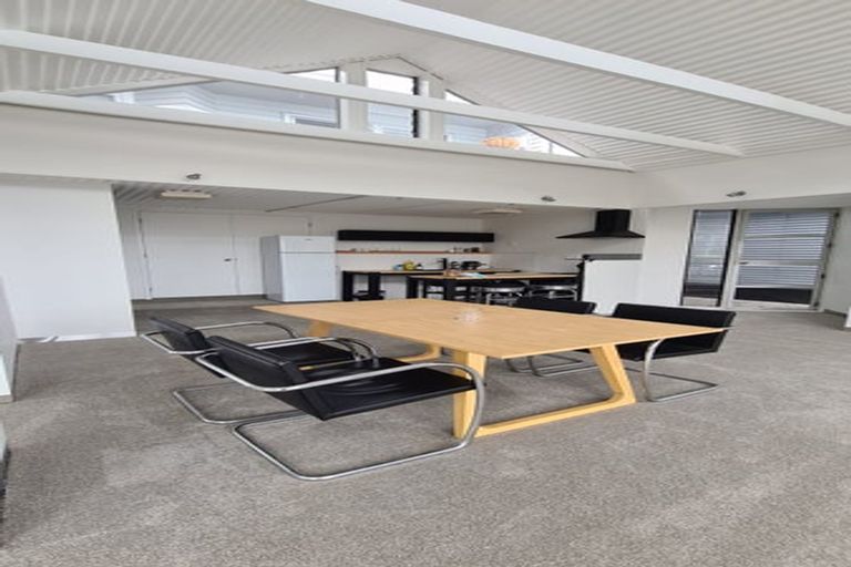 Photo of property in 31 Tizard Road, Birkenhead, Auckland, 0626