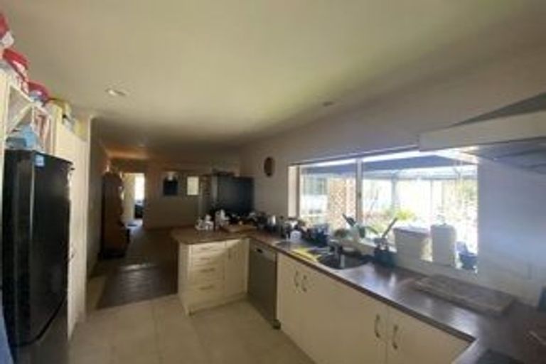 Photo of property in 15 Malin Place, Pinehill, Auckland, 0632