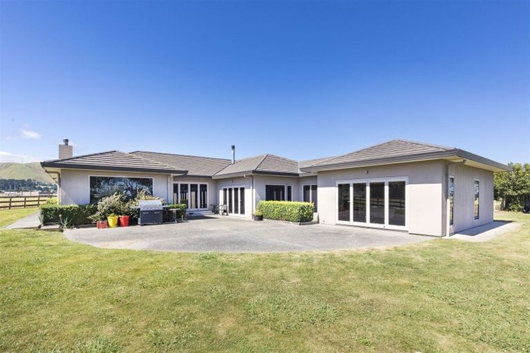 Photo of property in 711 Makerua Road, Tokomaru, Palmerston North, 4474