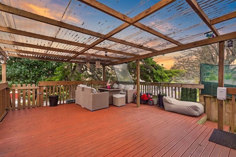 Photo of property in 209b Edmonton Road, Te Atatu South, Auckland, 0610