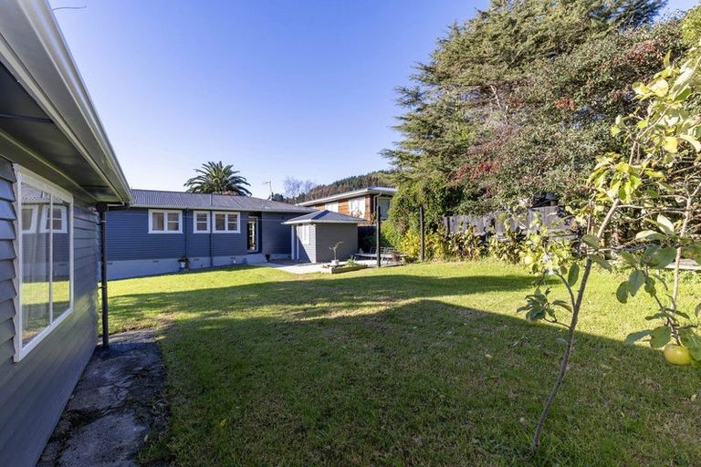 Photo of property in 34 Kaitawa Crescent, Paraparaumu, 5032