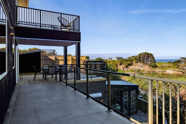 Photo of property in 48 Kawei Road, Ohawe, Hawera, 4671