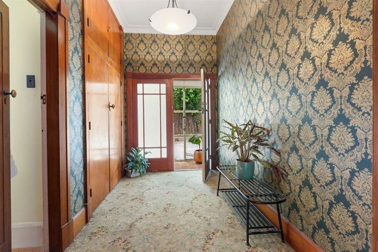 Photo of property in 353 Devon Street West, Lynmouth, New Plymouth, 4310