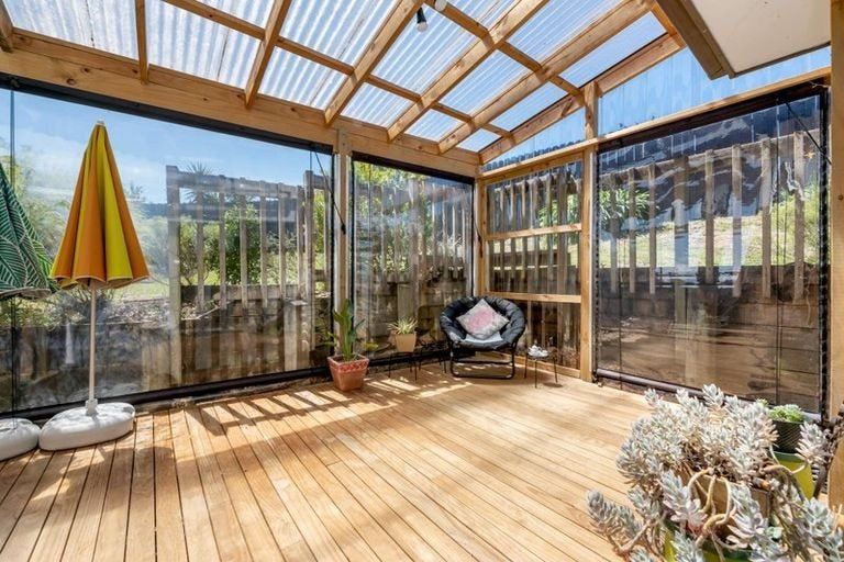 Photo of property in 9 Jomard Terrace, Northcross, Auckland, 0632