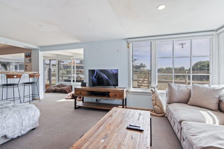 Photo of property in 30 Holton Road, Amberley, 7481